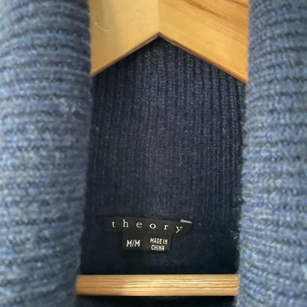 Blue Theory Cape - image 3